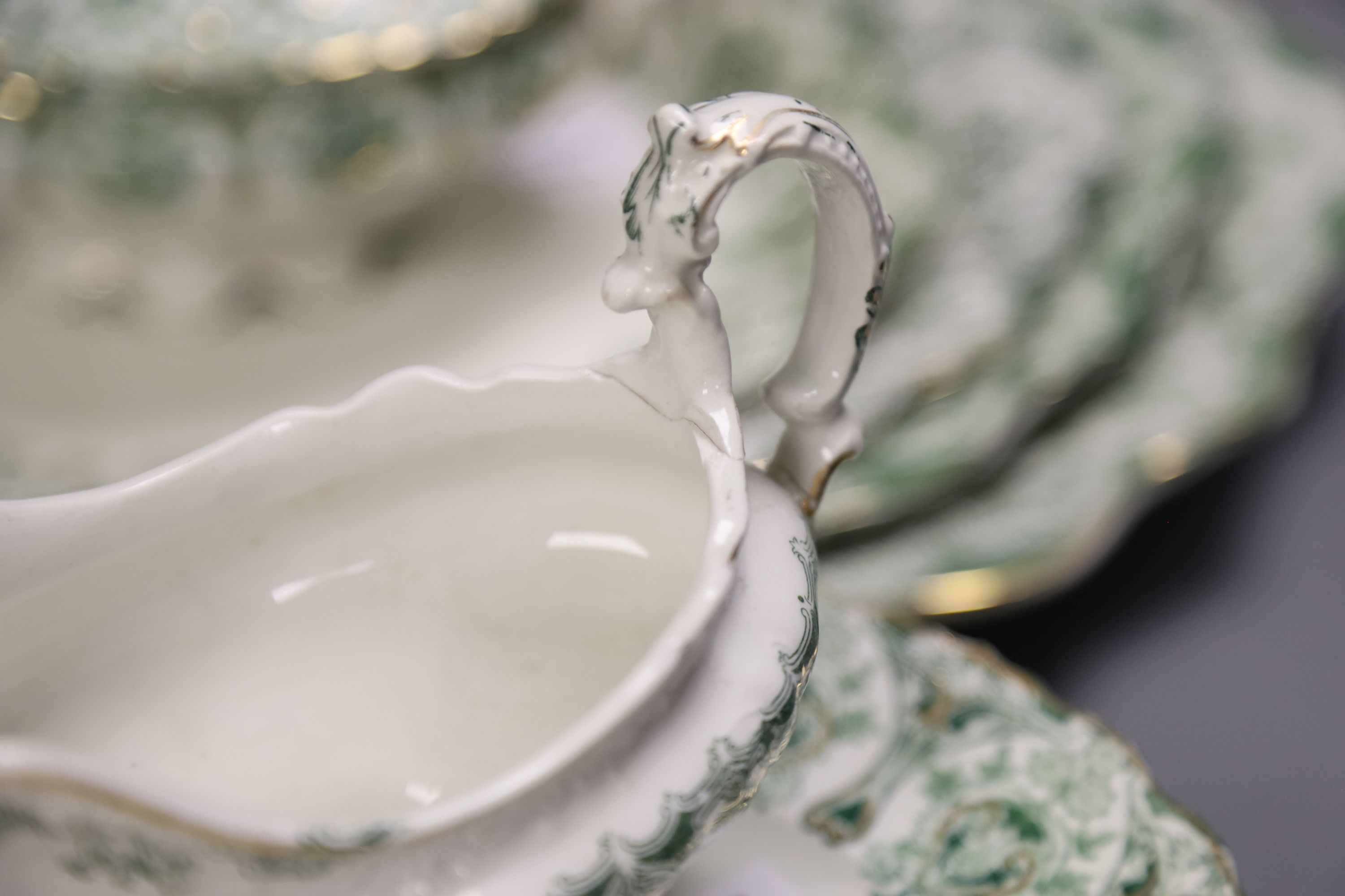An Edwardian Meakin pottery part dinner service